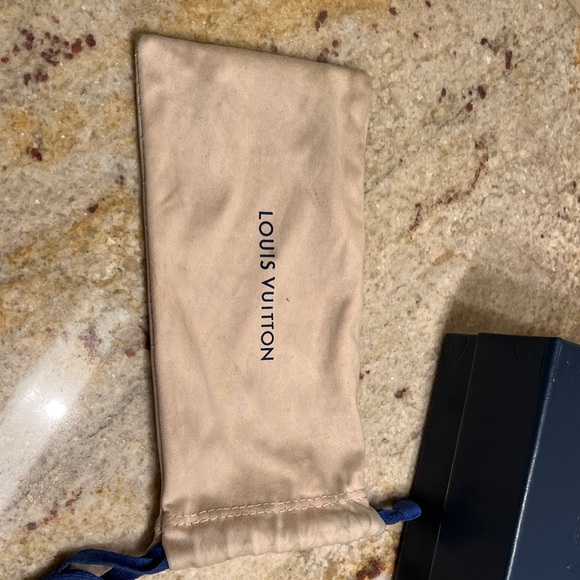 Louis Vuitton Petit Soupçon CatEye Sunglasses - Picture 2 of 16